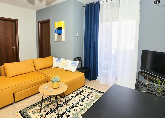 Center With Elevator *