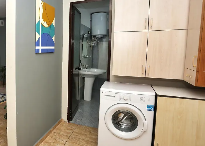 Center With Elevator Lägenhet